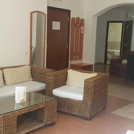 Apart Hotel Flora Residence Daisy 3* Borowez