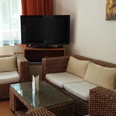 شقة فندقية Flora Daisy 3*