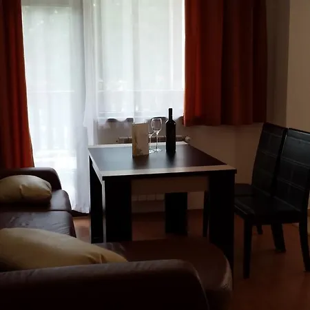 Aparthotel Flora Daisy Borovec