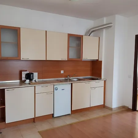 Flora Daisy Lägenhetshotell 3*