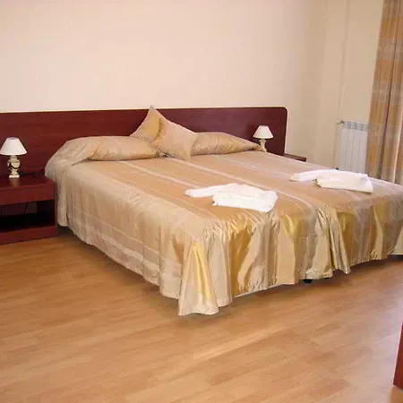 Aparthotel Flora Daisy 3*