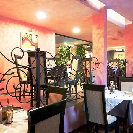 Apart Hotel Flora Residence Daisy Borowez