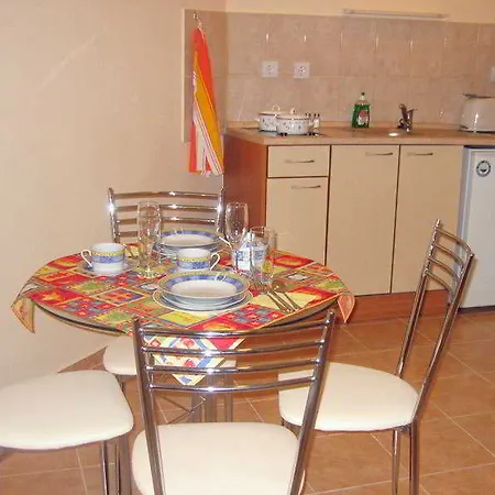 Hotel de apartamente Flora Daisy Boroveț
