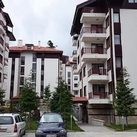 Flora Daisy Aparthotel 3*