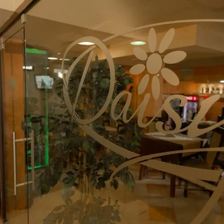 Apart Hotel Flora Residence Daisy 3* Borowez