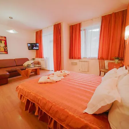 Aparthotel Flora Daisy 3*