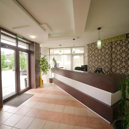 Aparthotel Flora Daisy 3*