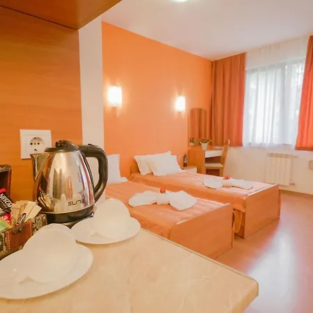 Апарт-отель Flora Daisy 4*