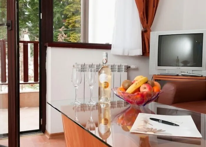 Flora Daisy Hotel apartamentowy 3*