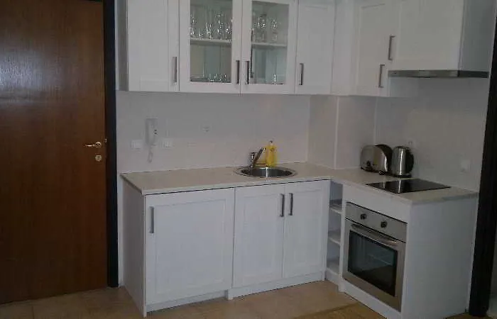 Hotel apartamentowy Flora Daisy 3*