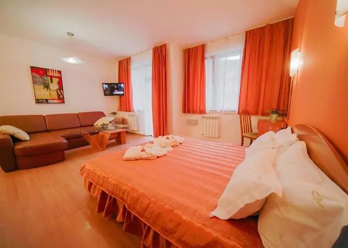 Hotel apartamentowy Flora Daisy 3*